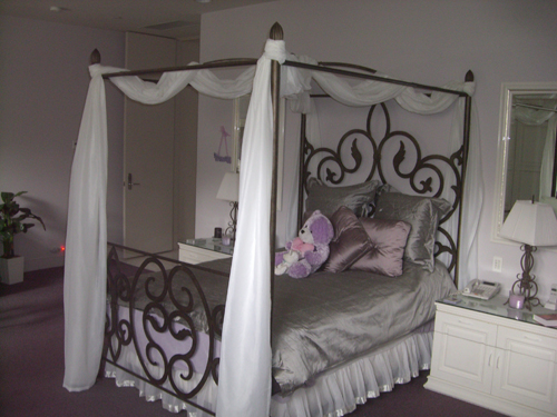 Custom Headboards & Beddings